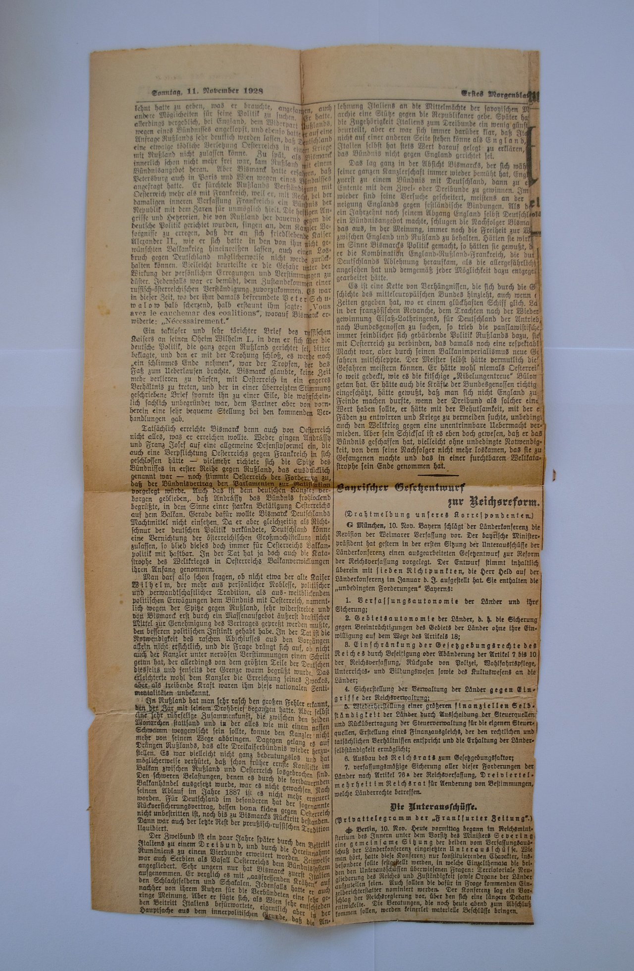 [Translate to English:] Rückseite der eingelegten Neuen Frankfurter Zeitung.